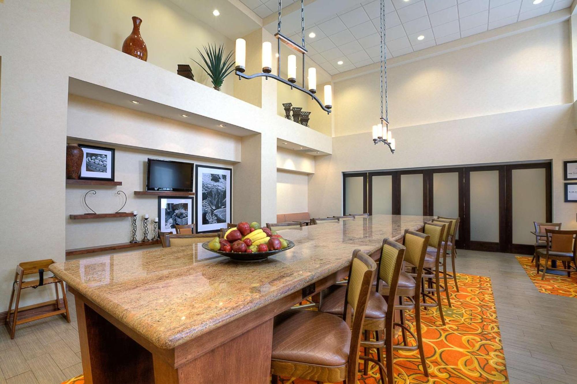 Hotel Hampton & 3*